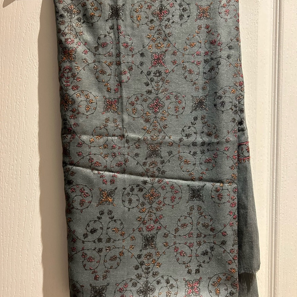 Elegant Patterned Scarf